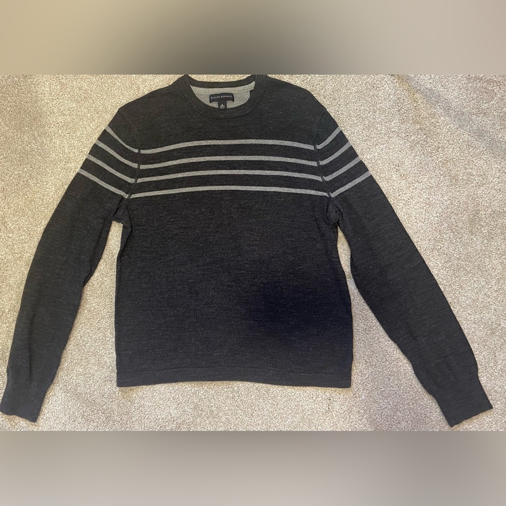 Banana Republic Men's Charcoal and Light Gray Crewneck Sweater